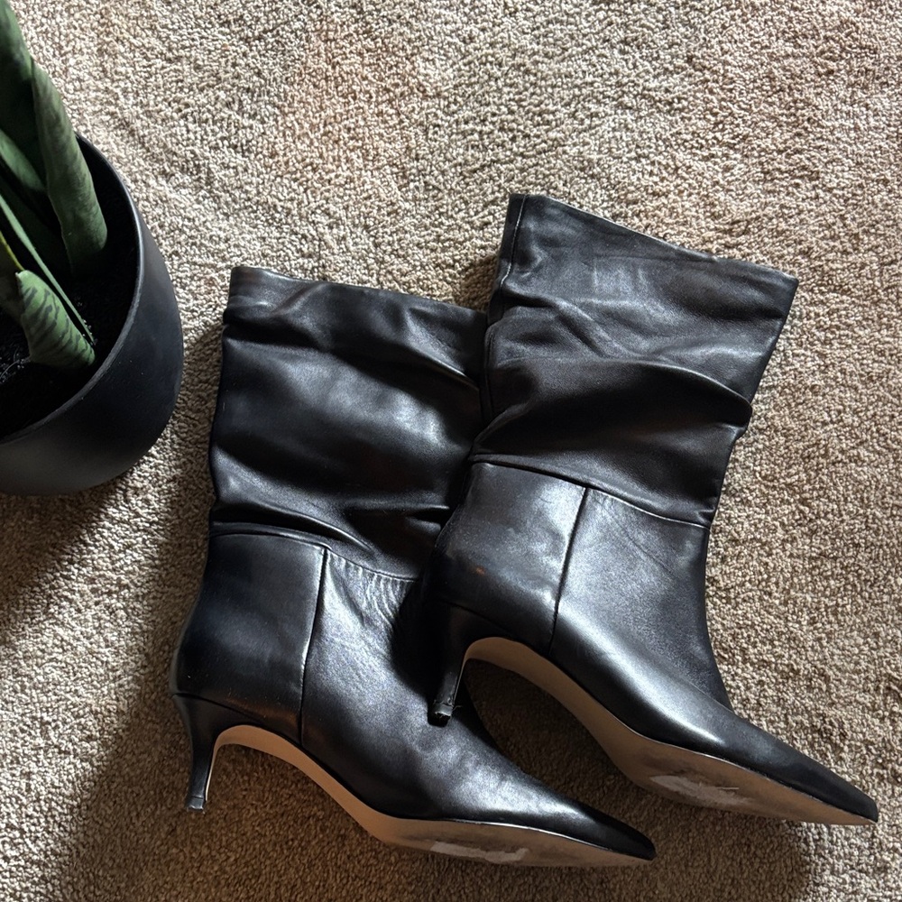WORN ONCE Black Mid-Calf Pointed-Toe Heel Boots - Women